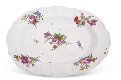 Lot 260 - Vienna Porcelain Large Dish c.1750 decorated...