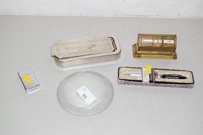 Lot 93 - Group lot including a vintage safety razor,...