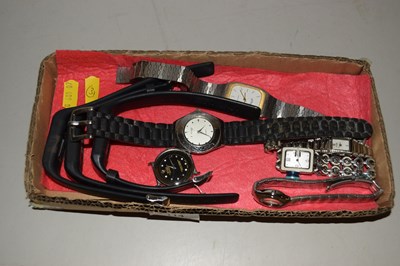 Lot 114 - Tray containing a quantity of wristwatches...