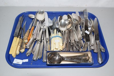 Lot 181 - Tray of plated flat wares