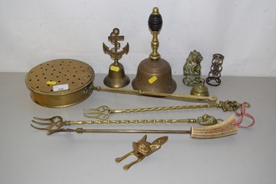 Lot 528 - Mixed lot of various brass wares, fire tools,...