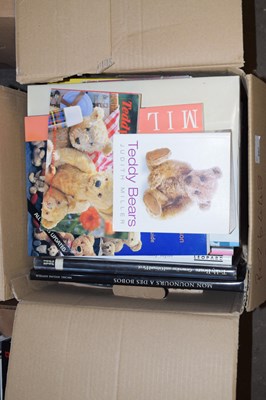 Lot 607 - Mixed lot of books pertaining to teddy bears
