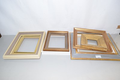 Lot 645 - Mixed lot of various picture frames