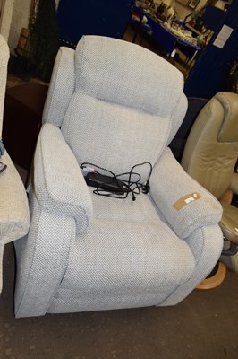 Lot 762 - An electric recliner/riser chair