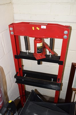 Lot 789 - A hydraulic jack