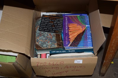 Lot 845 - Mixed lot of books to include collecting,...
