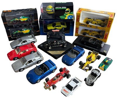 Lot 148 - A mixed lot of various Lotus die-cast scale...