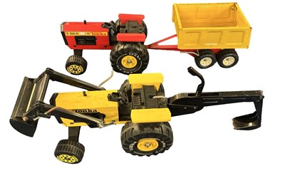 Lot 185 - A pair of pressed steel Tonka vehicles, to...