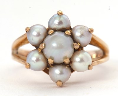 Lot 41 - A cultured pearl ring, the cultured pearl...