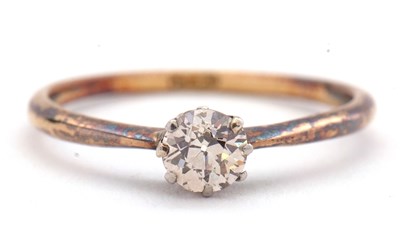 Lot 89 - A diamond solitaire ring, the round old mine...