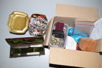 Lot 112 - Mixed Lot: Various costume jewellery, mother...
