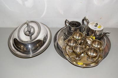 Lot 220 - Mixed Lot: Various silver plated wares to...