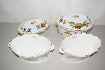 Lot 231 - A pair of Aynsley oval planters and two Royal...