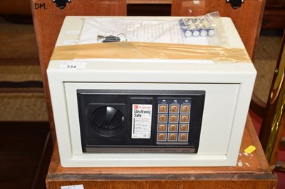 Lot 334 - An electronic safe