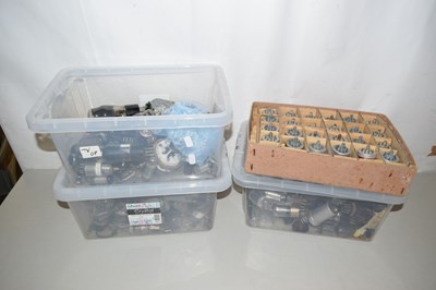 Lot 500 - Four boxes of valves