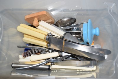 Lot 531 - Mixed box of various cutlery