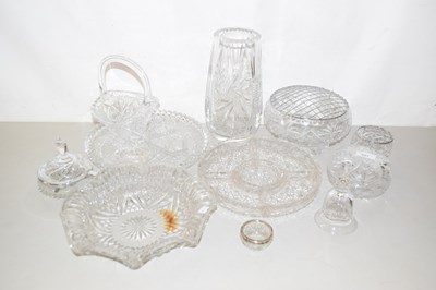 Lot 603 - A collection of various cut glass