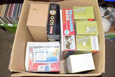 Lot 622 - Various house clearance to include jigsaw...