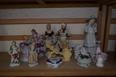 Lot 648 - Mixed lot of various ceramic figures