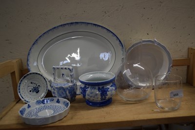 Lot 655 - Mixed lot of various blue and white china...