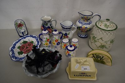 Lot 666 - Mixed lot of various kitchen ceramics