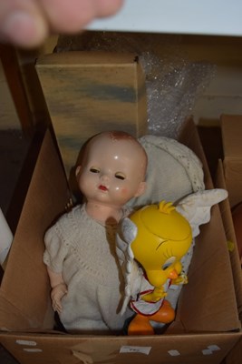 Lot 709 - Box of vintage dolls