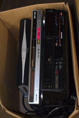 Lot 737 - Mixed box of electricals to include Sky box...