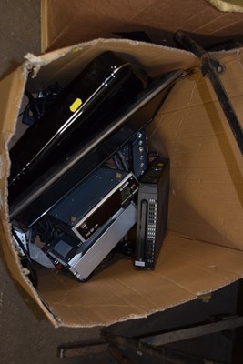 Lot 741 - Mixed lot of electricals to include car radio,...