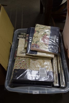 Lot 782 - Box of various cushion covers and quilt covers