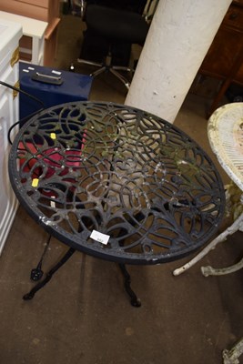 Lot 802 - A round aluminium garden table