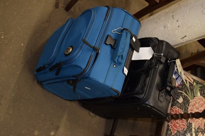 Lot 811 - A pair of cabin bag size suitcases