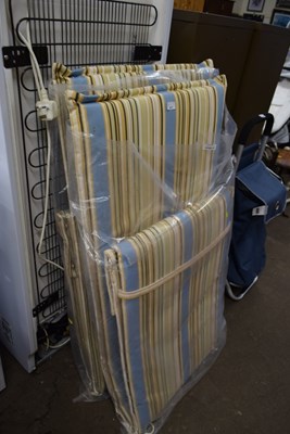 Lot 817 - A pair of sun lounger cushions
