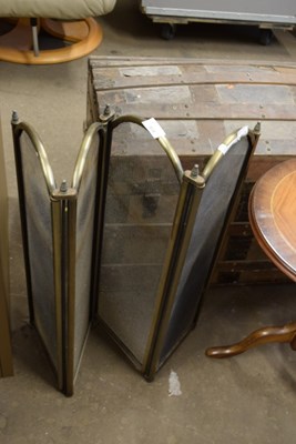 Lot 819 - A folding fire guard