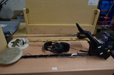 Lot 832 - A pair of metal detectors