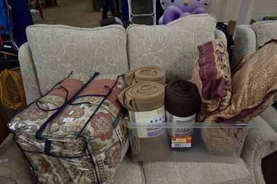 Lot 838 - Quantity of bedding and soft furnishings