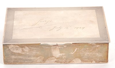 Lot 89 - A George V silver table cigarette box, the...