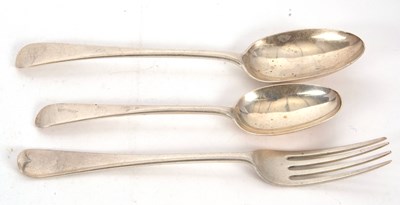 Lot 100 - A George V silver table fork, tablespoon and...