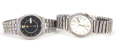 Lot 232 - Two gents Seiko 5 wristwatches both have...
