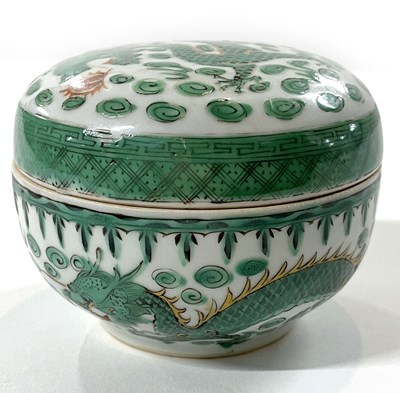 Lot 207 - A small Chinese porcelain box decorated in...