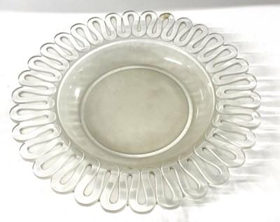 Lot 244 - A Verlys Art Deco frosted and clear glass charger