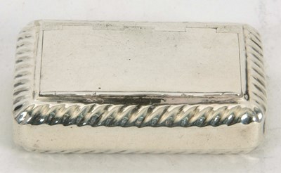 Lot 106 - A George III snuff box of plain rectangular...