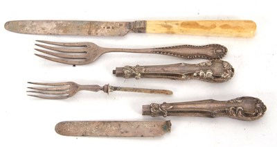 Lot 155 - Mixed Lot: A hallmarked silver preserve fork,...