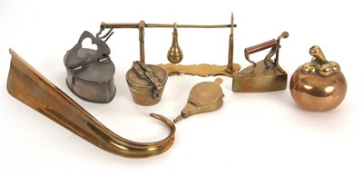 Lot 161 - Mixed Lot: Vintage brass and pewter wares to...