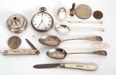 Lot 167 - Mixed Lot: Two Georgian silver teaspoons, two...