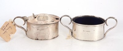 Lot 169 - A George V silver mustard and liner, together...