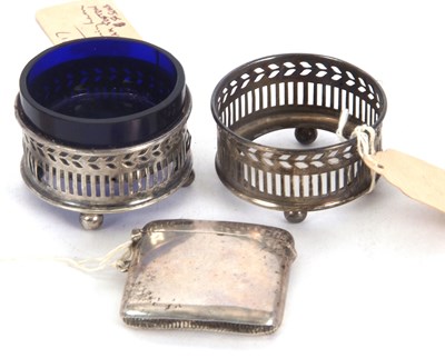 Lot 171 - Mixed Lot: A pair of circular pierced open...