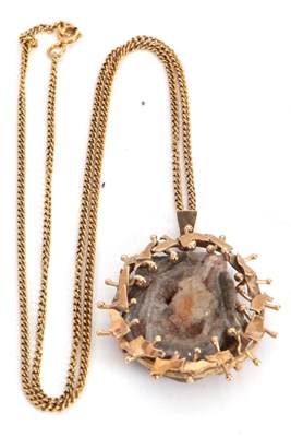 Lot 143 - A modernist quartz druzy necklace, the pear...