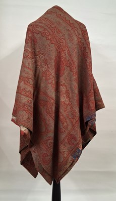 Lot 108 - A 19th century paisley shawl, approx. 152cm...