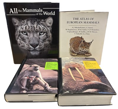 Lot 42 - MAMMALS: 3 Titles: RONALD M NOWAK: WALKER'S...
