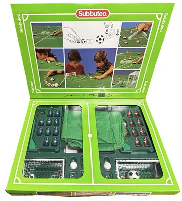 Lot 287 - A boxed Subbuteo table football set